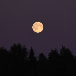 Miksi Kuun kuvaaminen on niin koukuttavaa?