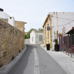 Kahtiajakautunut Kypros ja Nikosian kaupunki