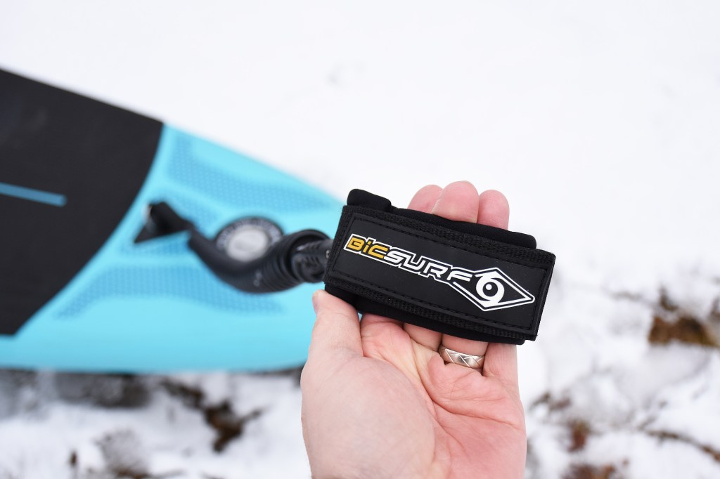 Karkuremmi sup-lautaan