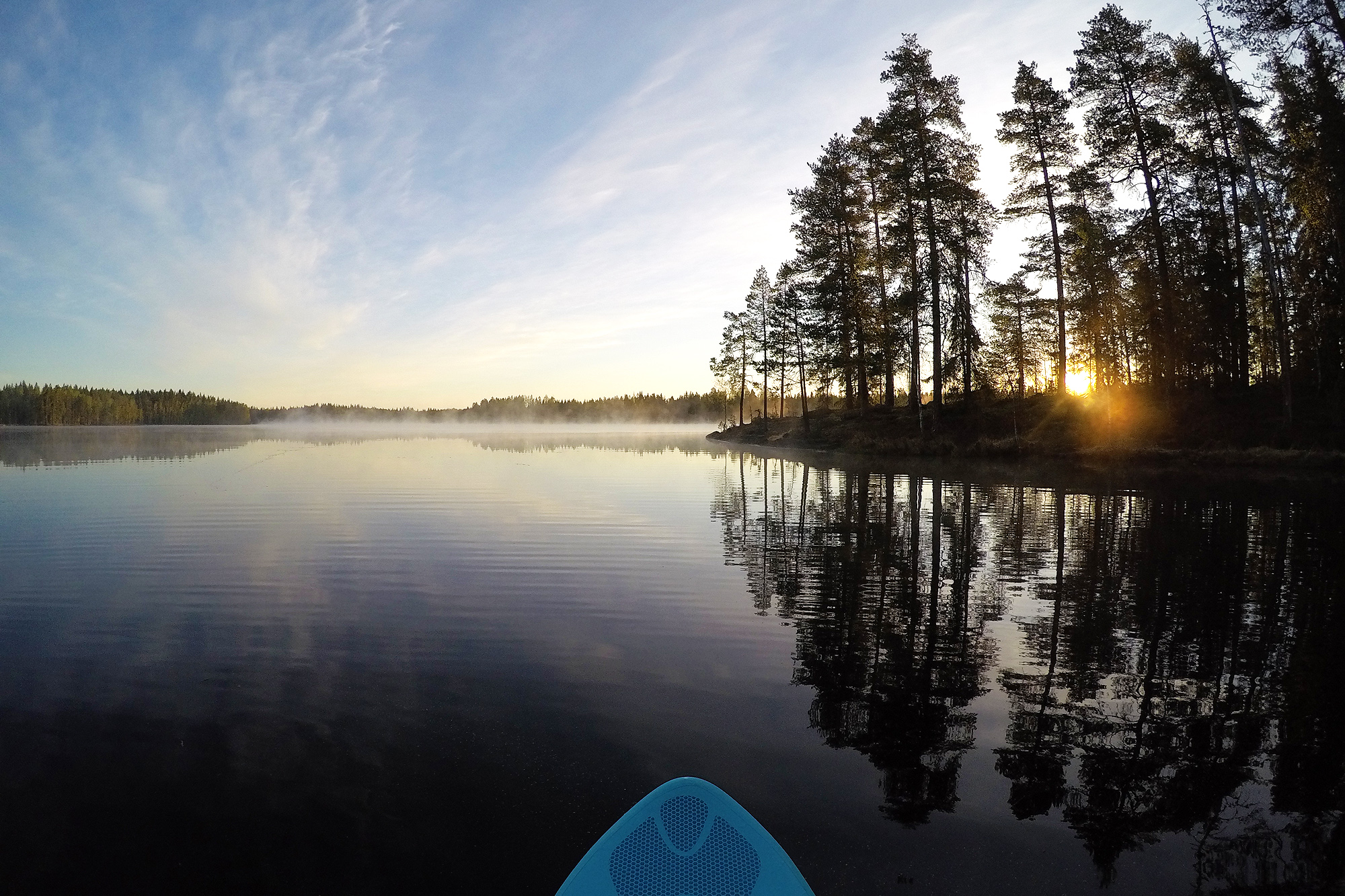 Suppailua auringonnousun aikaan