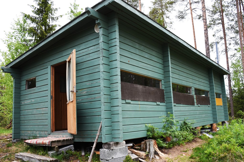 Karhujen kuvauskoju ulkoa