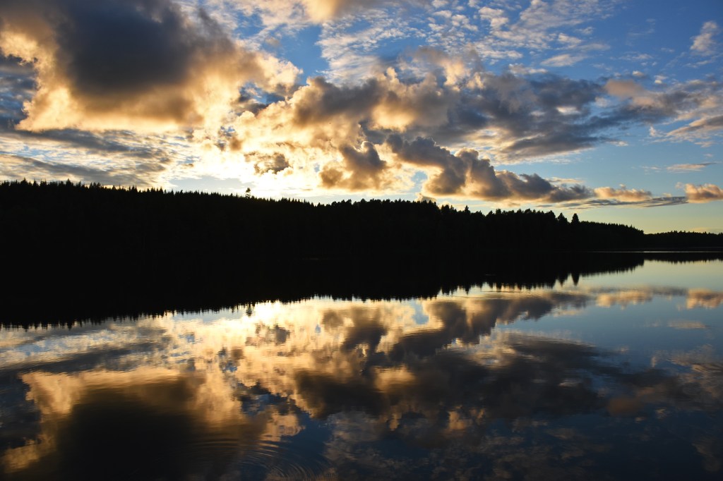 Auringonlasku Juojärvellä