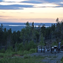 Kivesvaaran huipulla sijaitseva Jättiläisenmaa on ihmeitä täynnä