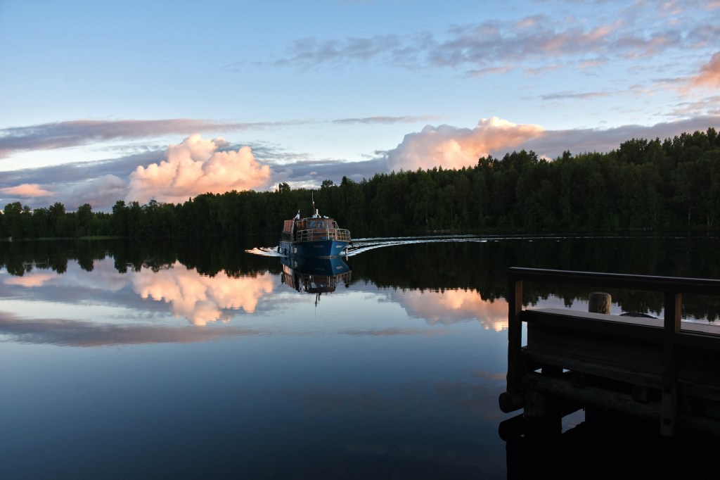 M/S Sergei saapuu Valamoon