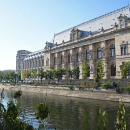 Aamupäivä Bukarestin Vanhassakaupungissa