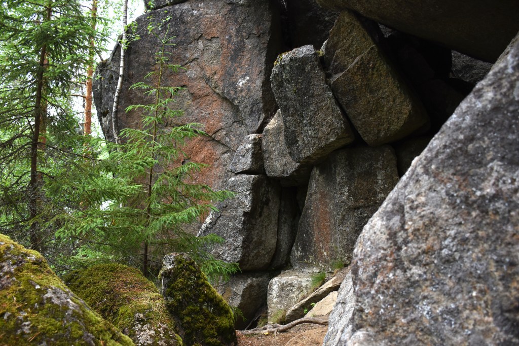 Karoliinanportaat lohkareet