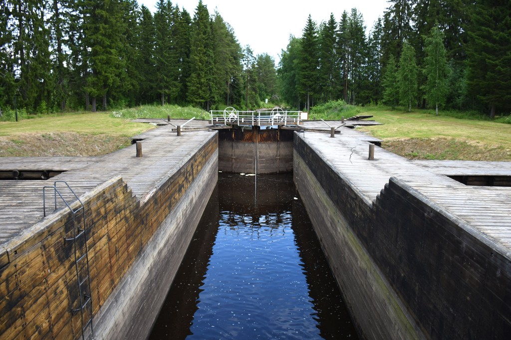 Saarikosken puusulkukanava