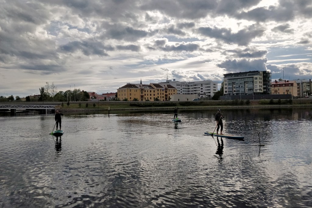 SUP-porukka lähdössä matkaan