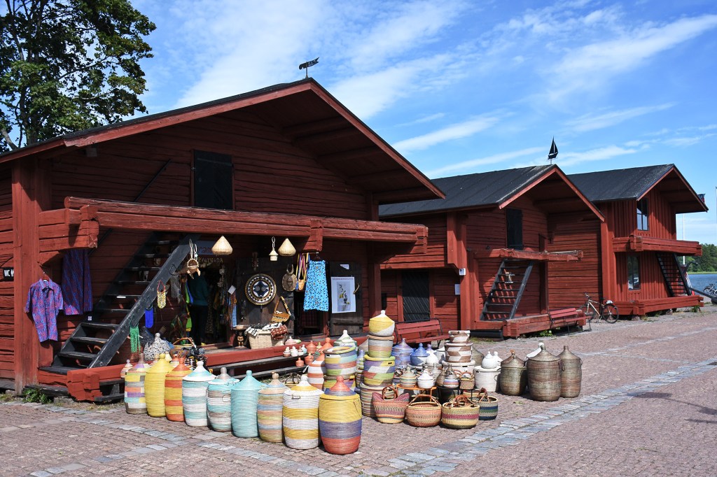 Suola-aittoja Laivasillalla