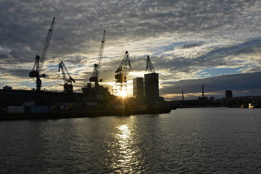 Punavuoren nosturit telakalla