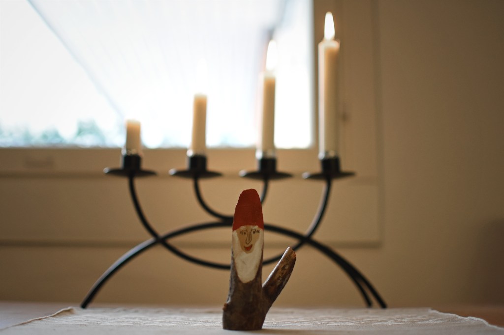 Tonttu ja kynttilät