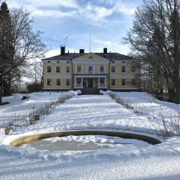 Kartano- ja maalaiselämää Sannäsin kartanolla