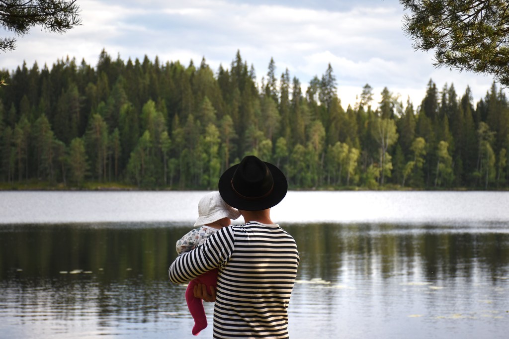 Antti ja Selma mökillä