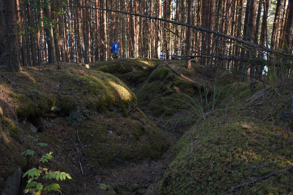 Sammaloituneet juoksuhaudat Kongonsaarella