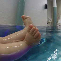 Kokemuksia vauvauinnista