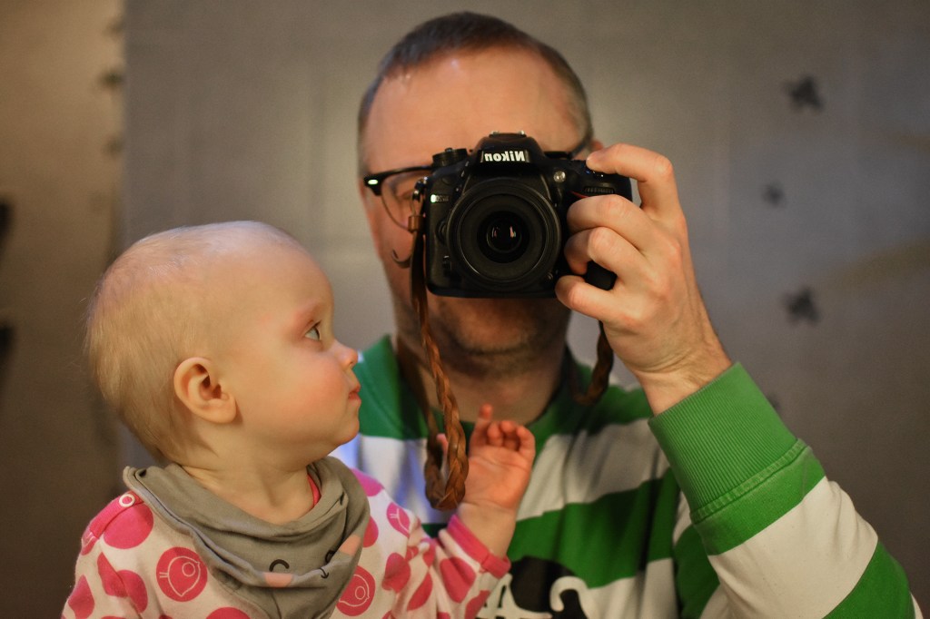 Isä ja tytär peilissä