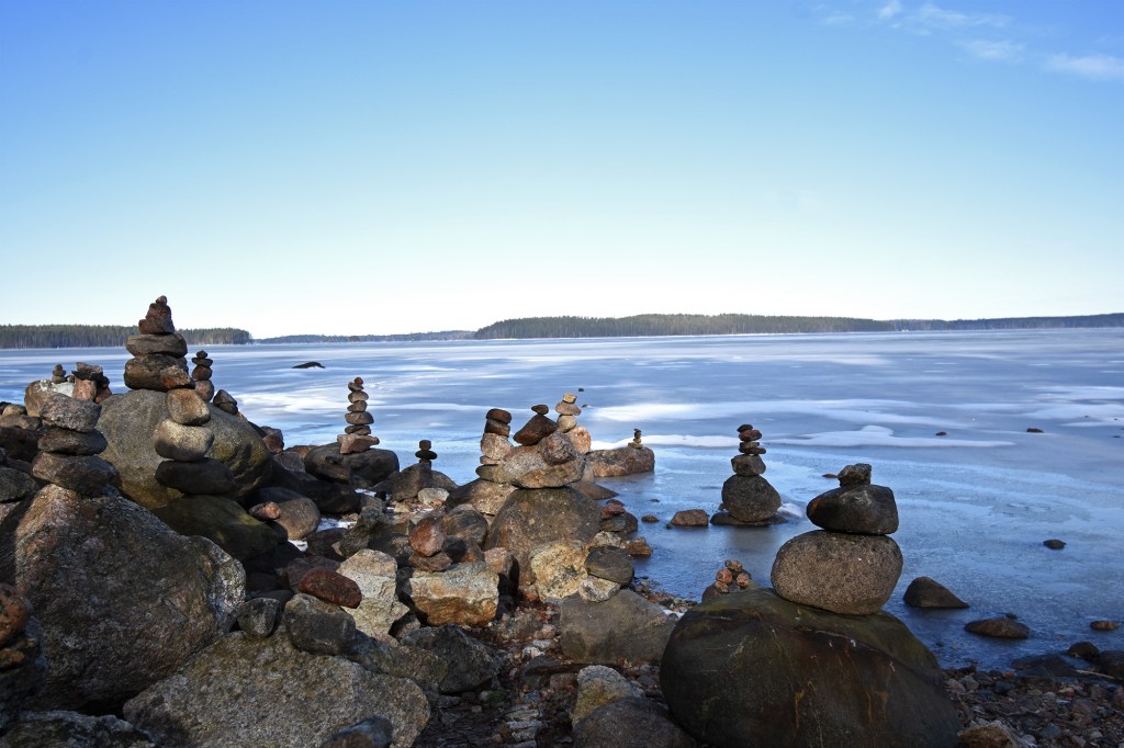 Pinottuja kiviä Tiuruniemi