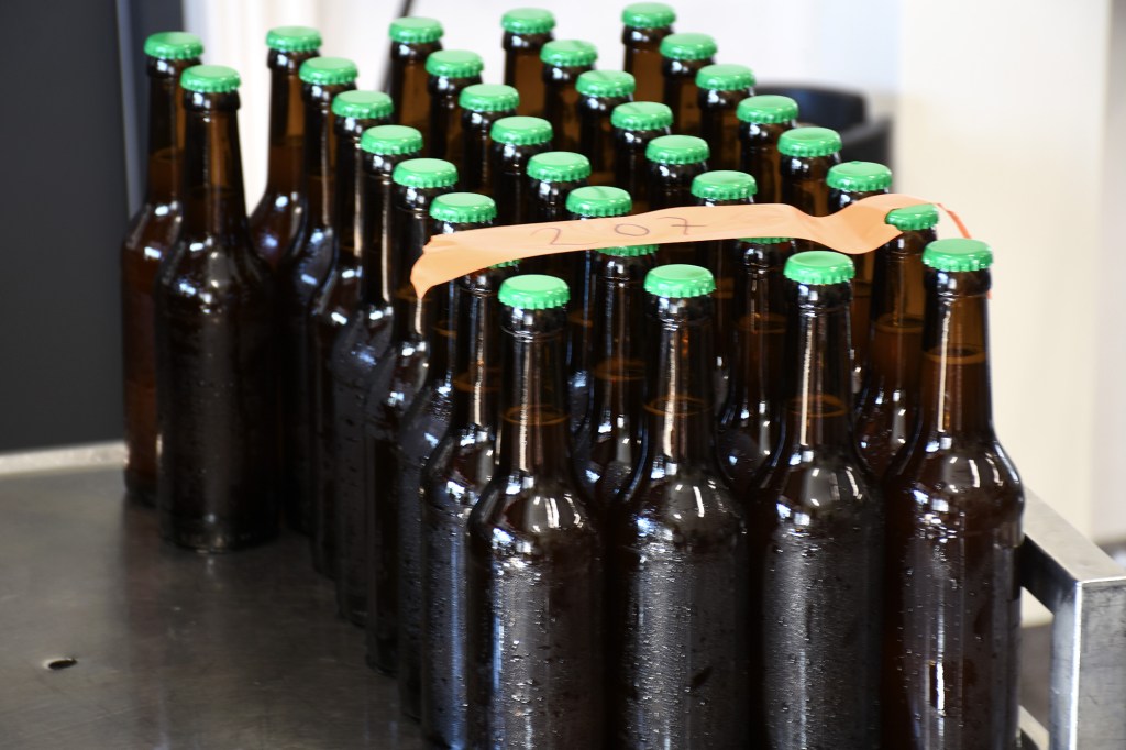 Kråkö Bryggerin oluterä valmiina etikettejä varten