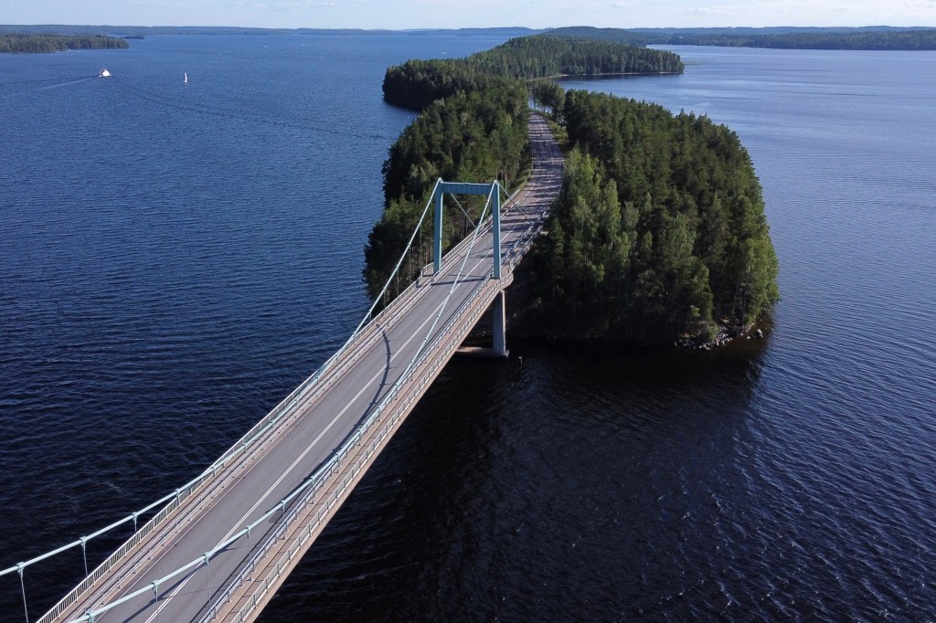 Ilmakuva Karisalmen sillasta