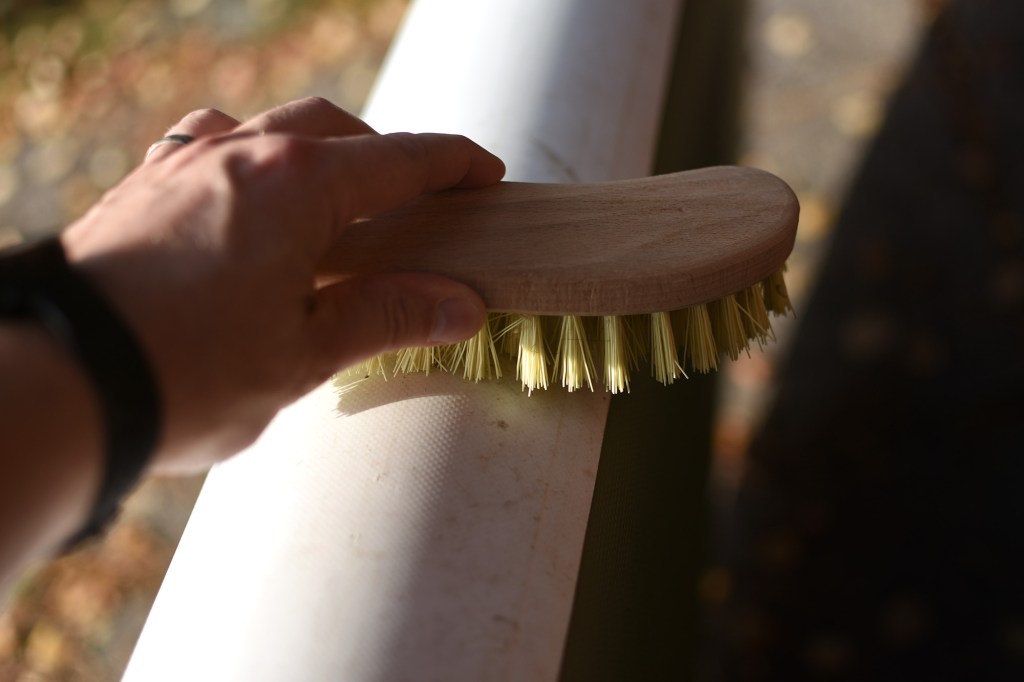 SUP-laudan harjaaminen