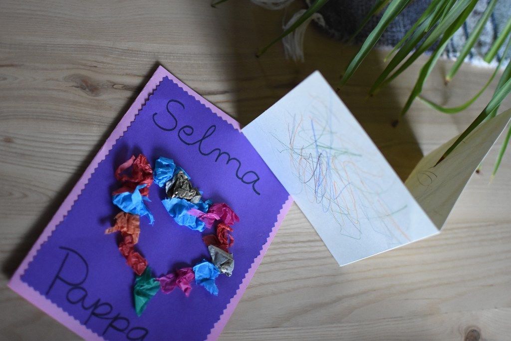 Isänpäiväkortti ja taaperotaidetta vuodelta 2020