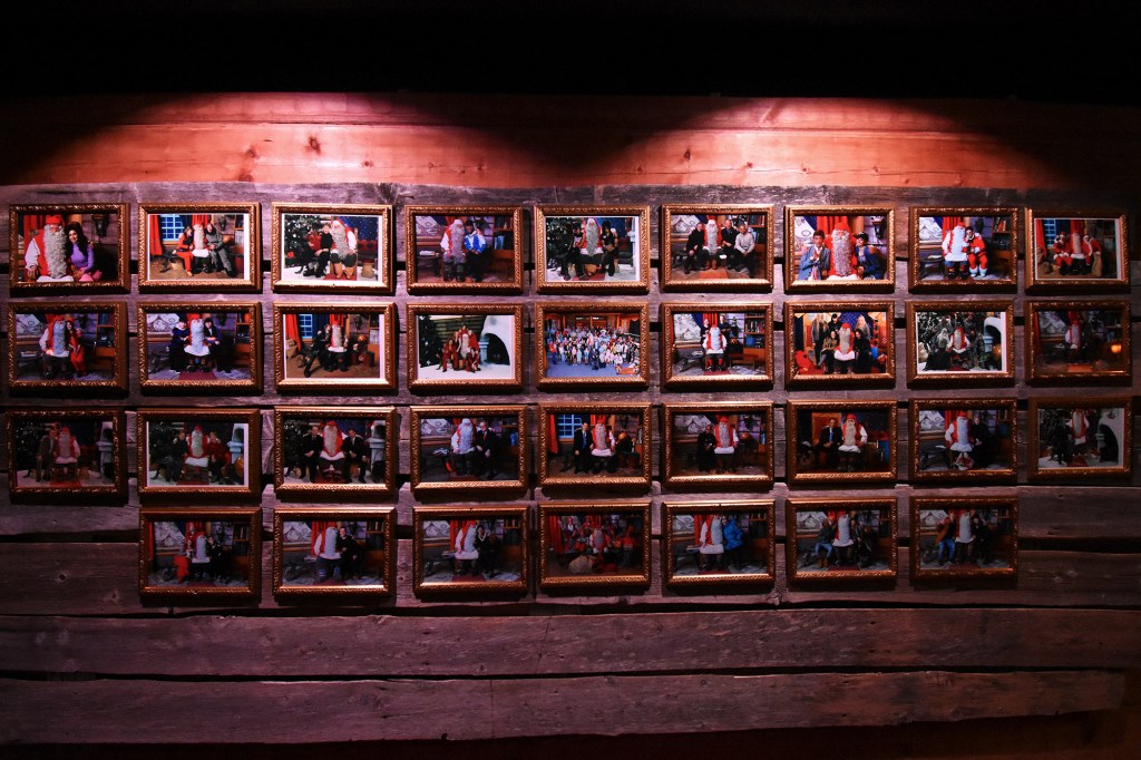 Joulupukin naamakirja