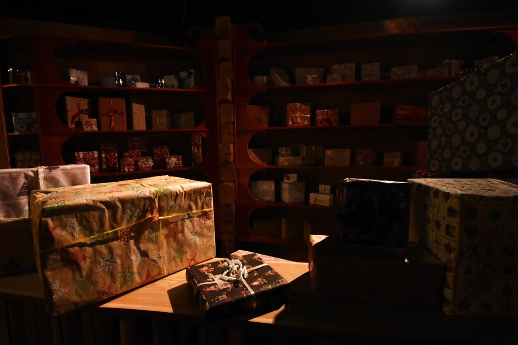 Lahjoja Joulupukin Kammarissa