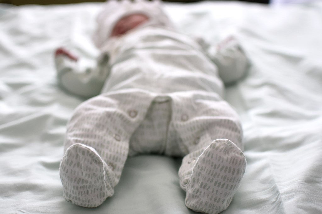 Vauva Kastén valmiin kotiutumaan sairaalasta