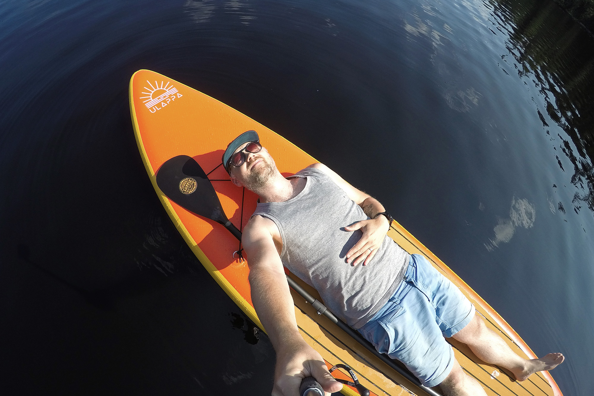 Hetki auringossa Ulappa Tyyni -laudalla