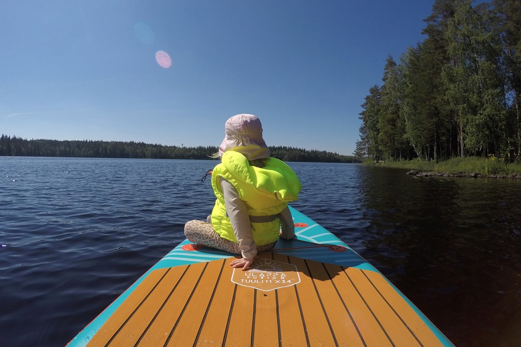 Selman kanssa suppailemassa kesällä 2022