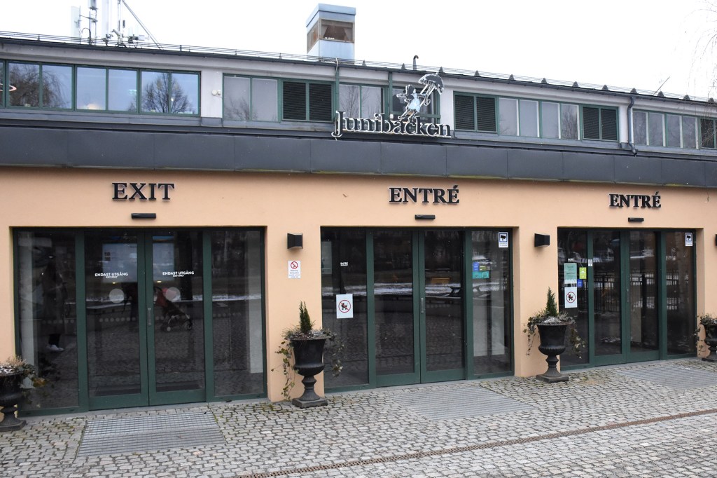 Junibackenin sisäänkäynti