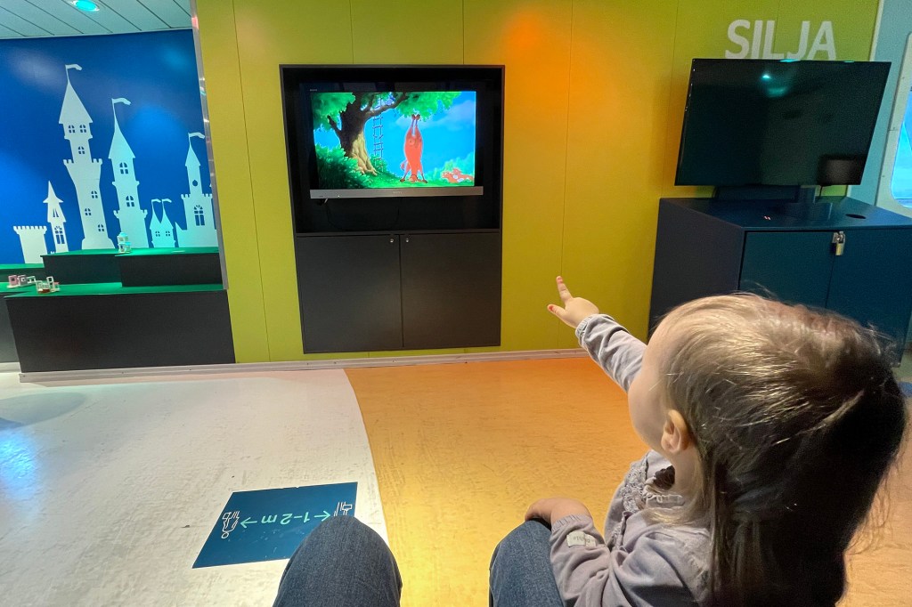 Lyhyt tauko Silja Land -leikkimaailmassa