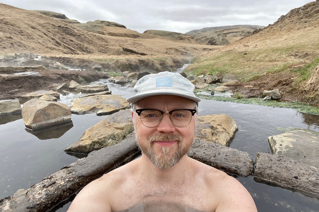 Selfie Hrunalaugin pienessä altaassa