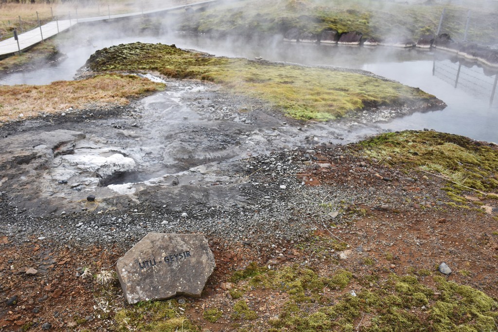 Secret lagoonin Litli Geysir -lähde