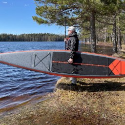 Suppailukauden avaus mökkimaisemissa