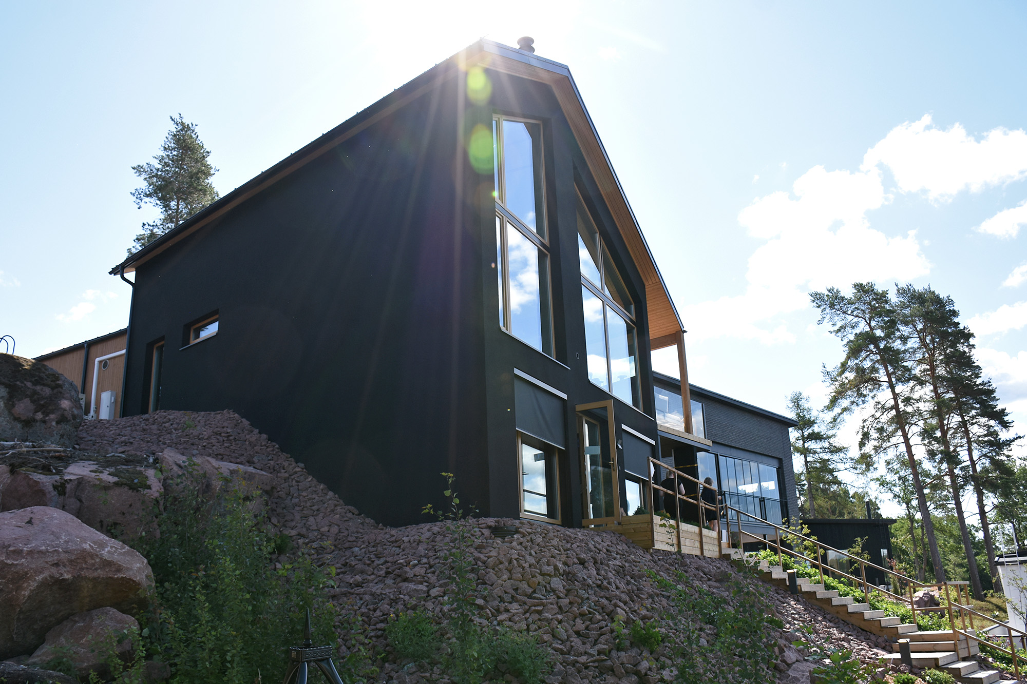 Talo LEDVANCEn näyttävä julkisivu