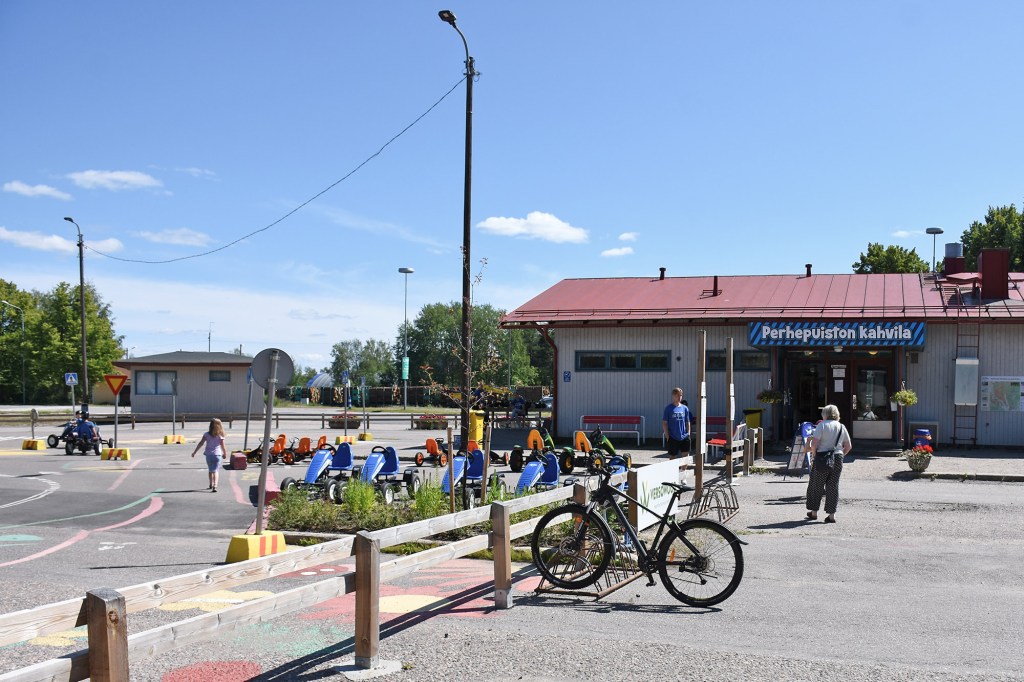 Perhepuisto Bongarin kahvila