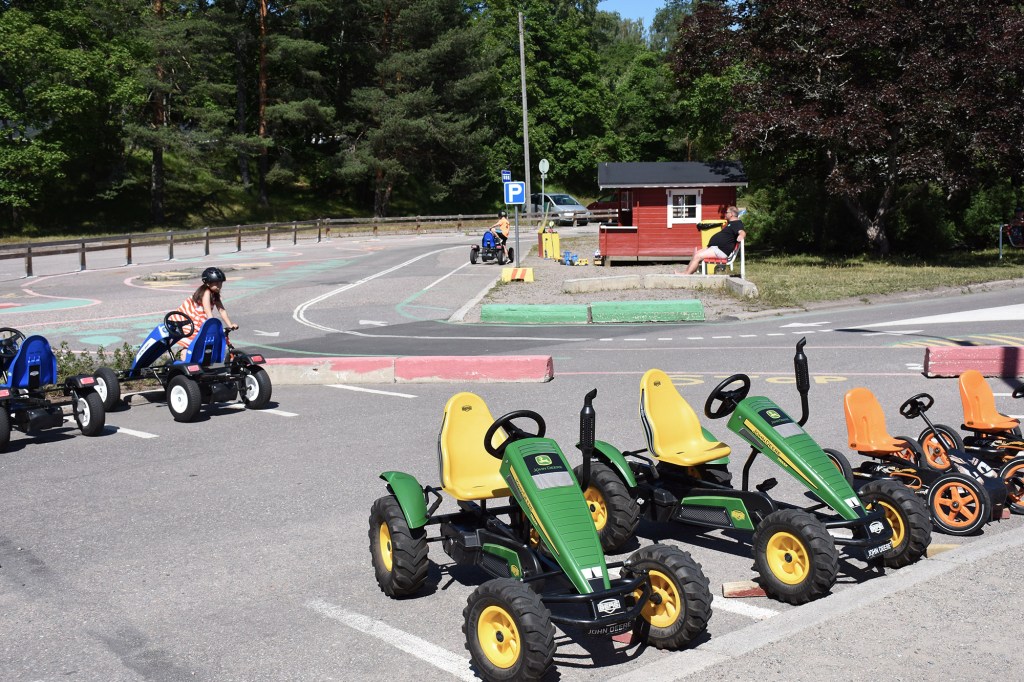 Polkuautovalikoimaa Heinolan liikennepuistossa
