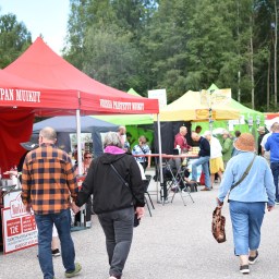 Tunnelmia Heinolan maalaismarkkinoilta