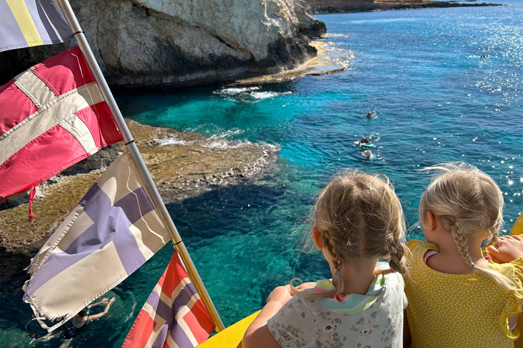 Meriretki Agia Napan rantavesissä