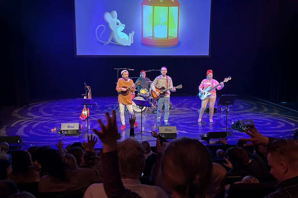 Tuomo Rannankari, bändi ja innokas yleisö