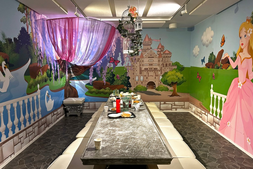 Espoon HopLop:in Prinsessahuone 1