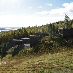 Tahkon Panorama Landscape Hotel – luksusta vaaran huipulla