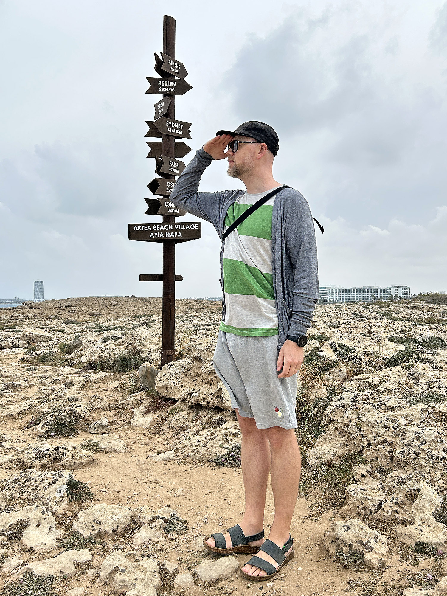 Kyltit eri maiden kaupunkeihin, Agía Nápa