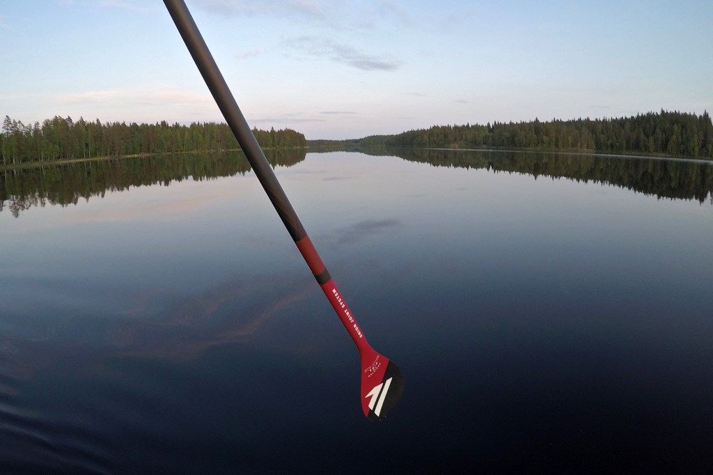 Fanatic Carbon 80 -mela auringonlaskun aikaan