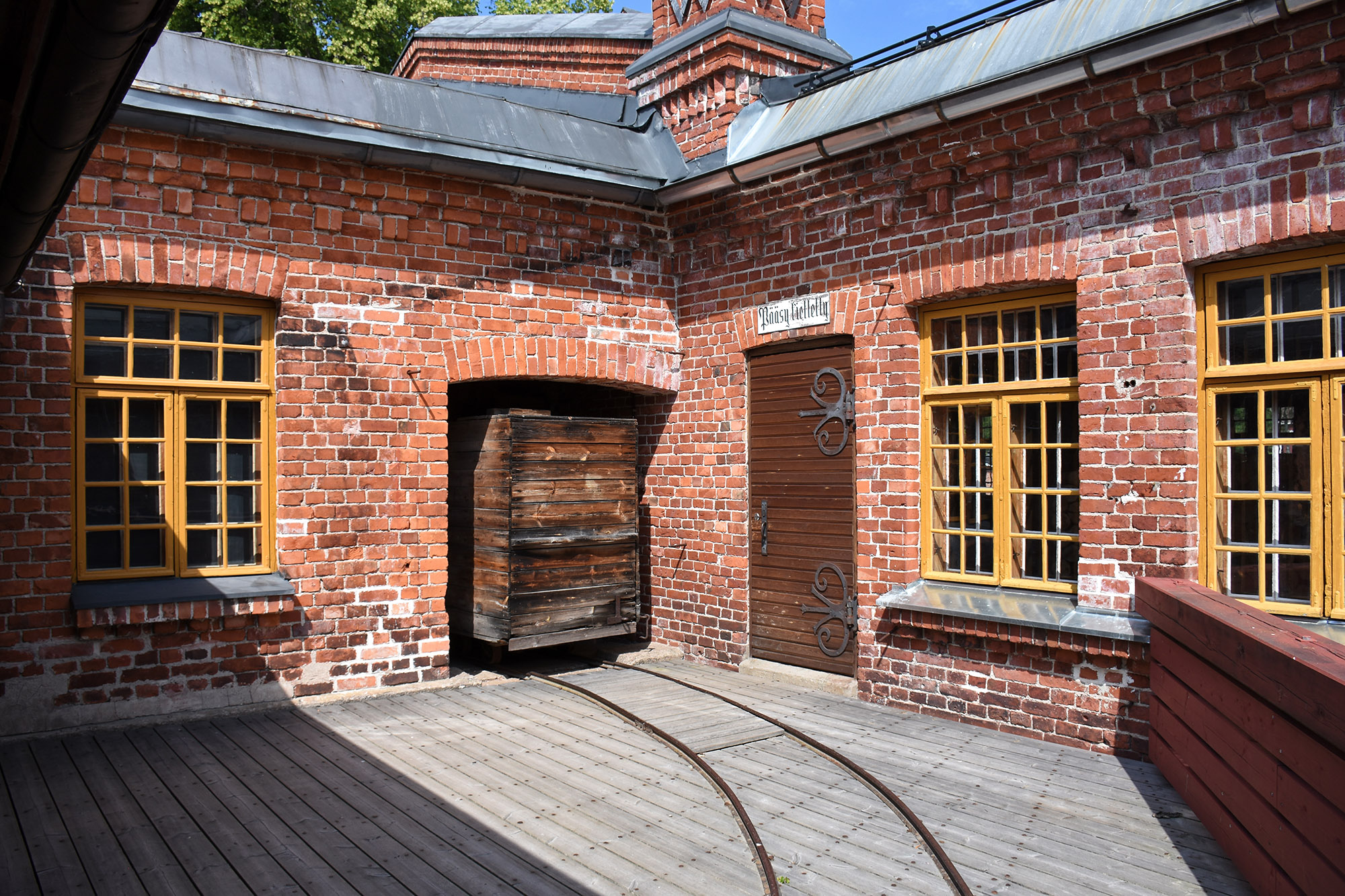 Kärryt Verlan puuhiomosta