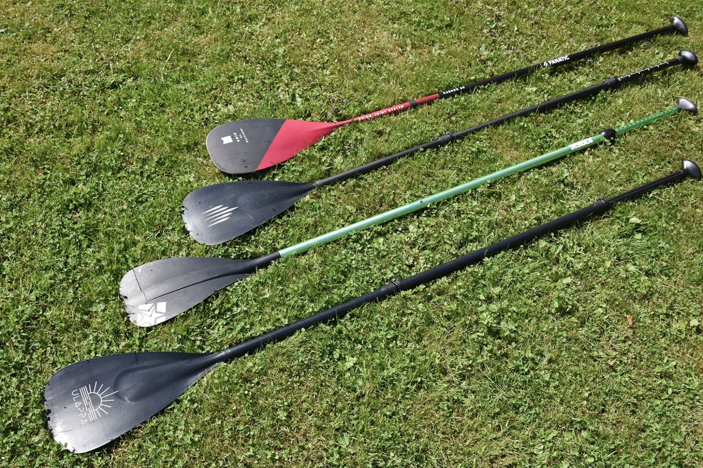 SUP-melat nurmikolla