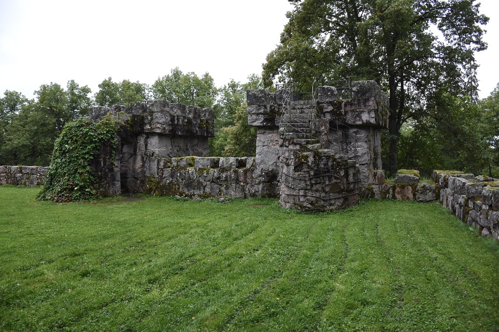 Aulangon Graniittilinnan tornit