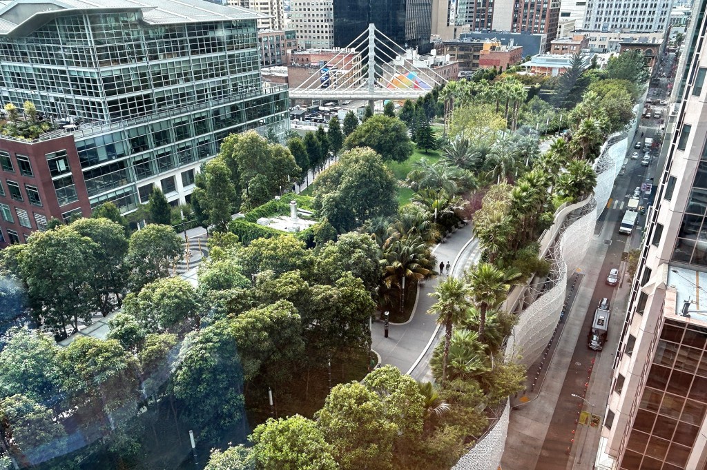 Salesforce Park kuvattuna Salesforce Towerista