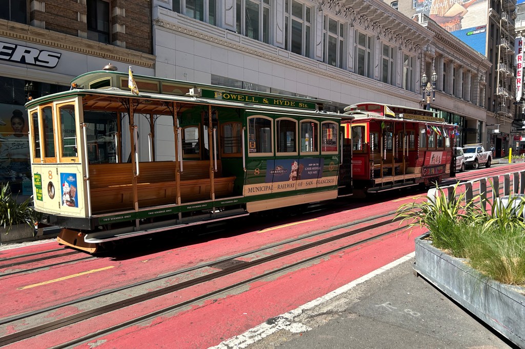 Kaapeliraitiovaunu Powell & Hyde -linjalla